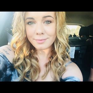 Meet your Posher, Ayla